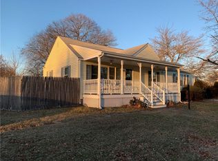 23 Yucatan Dr, Warwick, RI 02889