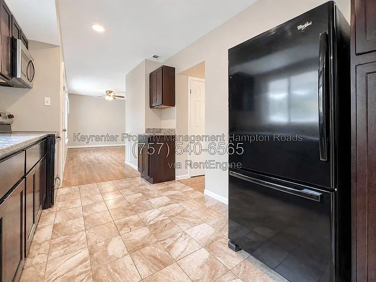 711 Marcus St — Photo 12