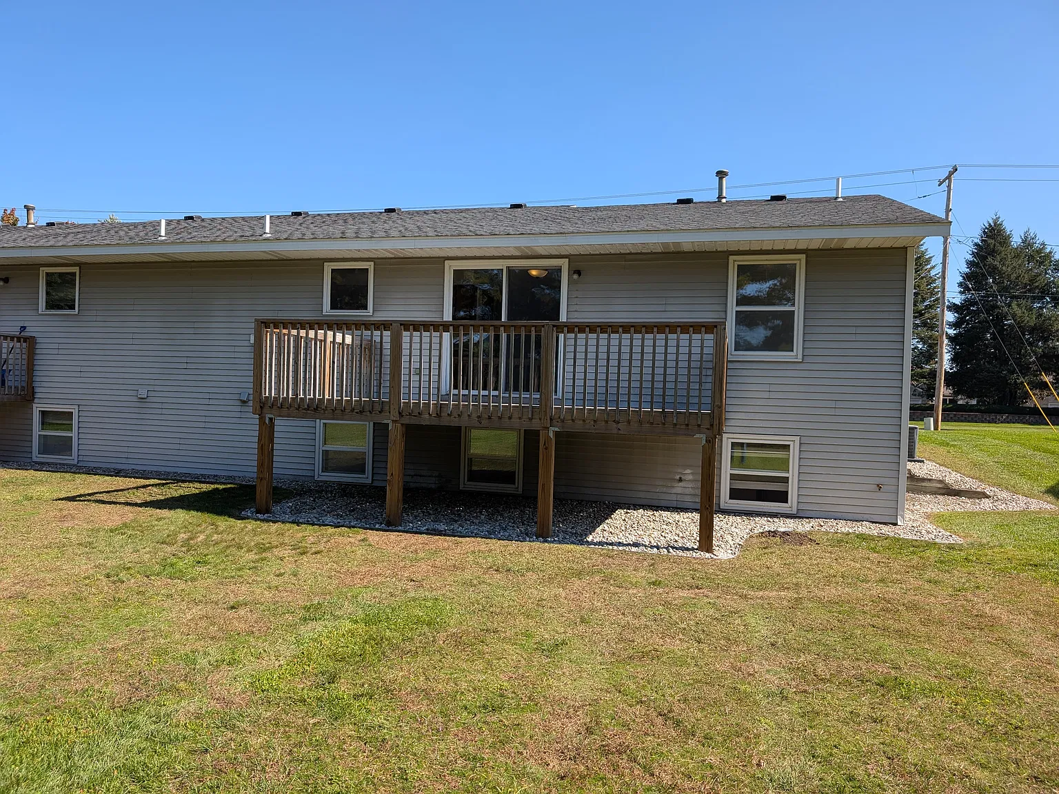 3 bed, 1800 sqft, $1,950 — Photo 4