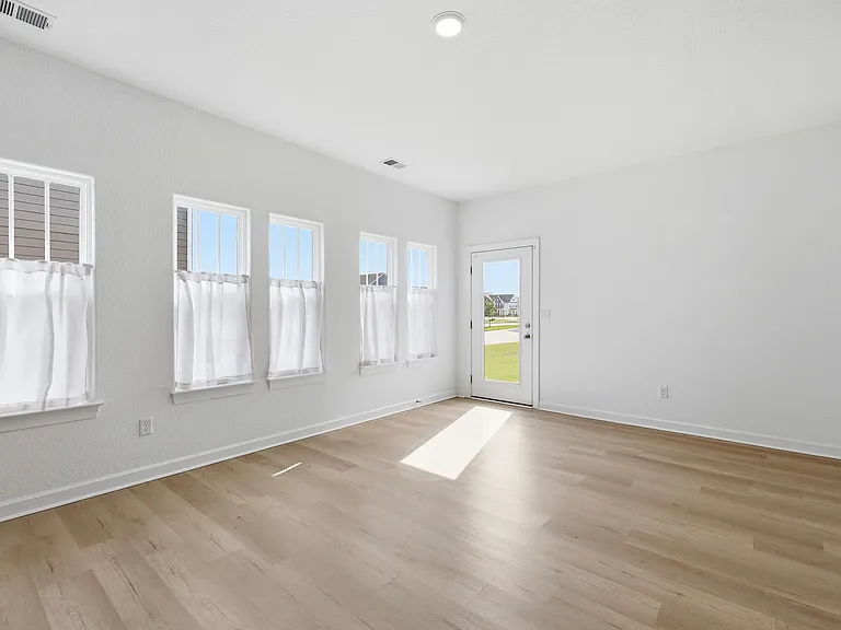 208 Ryker Rd E — Photo 10