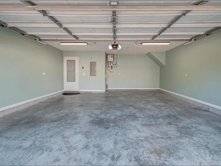 7186 Windmill Creek Rd — Photo 37