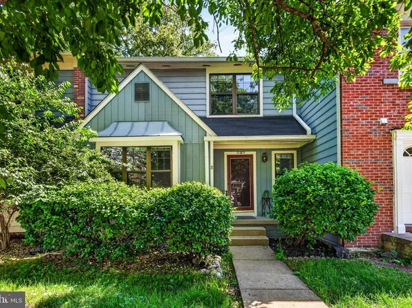 10205 Scarborough Commons Ct, Burke, VA 22015