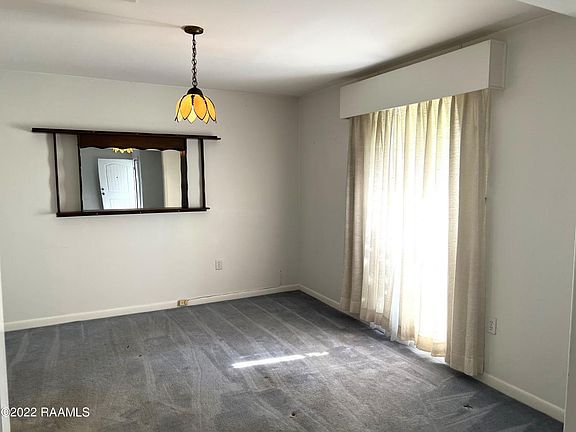 3rd image of 404 Wildwood Dr