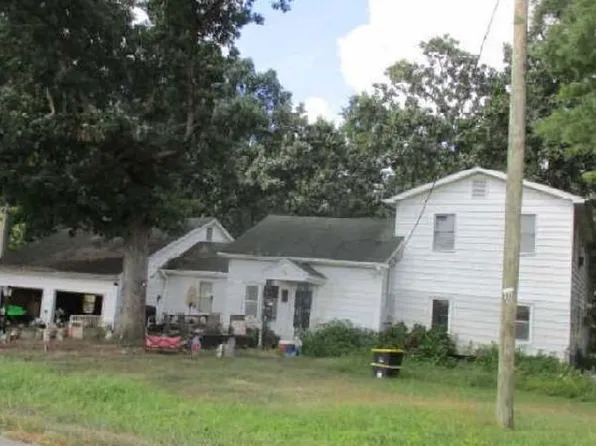 3711 Braxton Rd, Drakes Branch, VA 23937