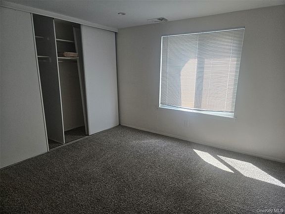 4th image of 84 Glen Hollow Drive
