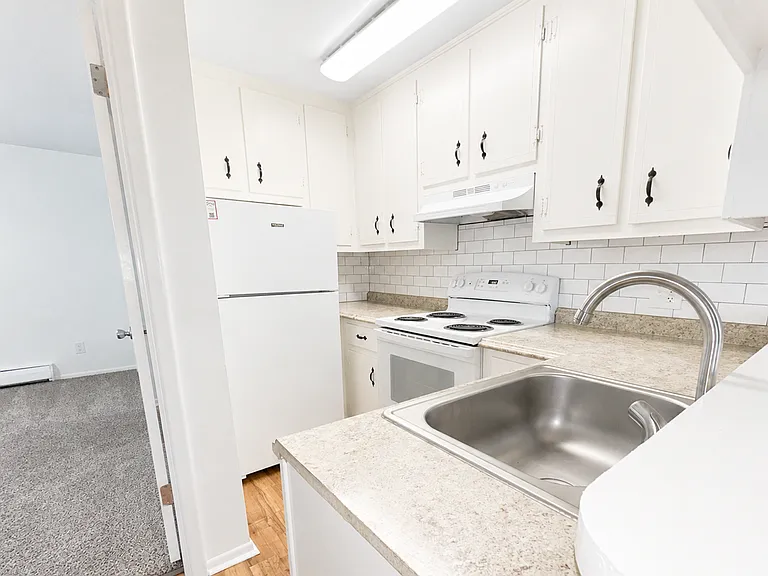 Lampliter Apartments — Photo 20