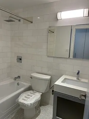 Rented by Solow Realty | media 25