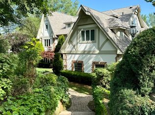 702 Bay Rd, McHenry, IL 60051