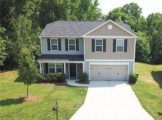 2667 Leighswood Dr, Winston Salem, NC 27106