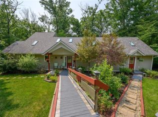 300 Locust Ln, Nashville, IN 47448