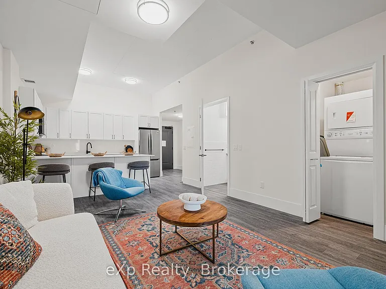 223 10th St #203 — Photo 7