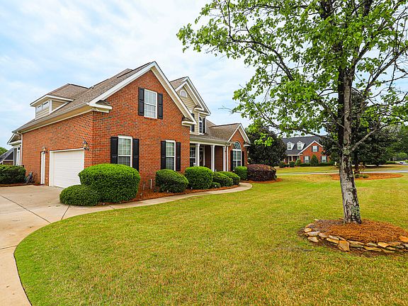 3rd image of 893 Woody Hill Cir