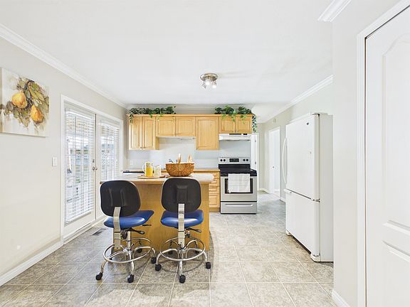 4th image of 20875 Camwood Ave