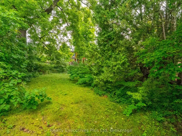 59 Hearn Ave, Guelph, ON N1H 5Y3