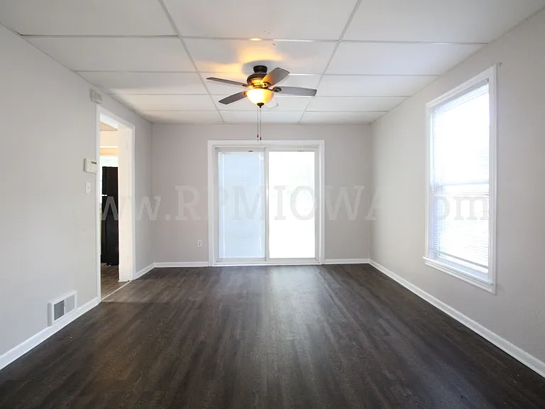 822 Clinton Ave — Photo 7