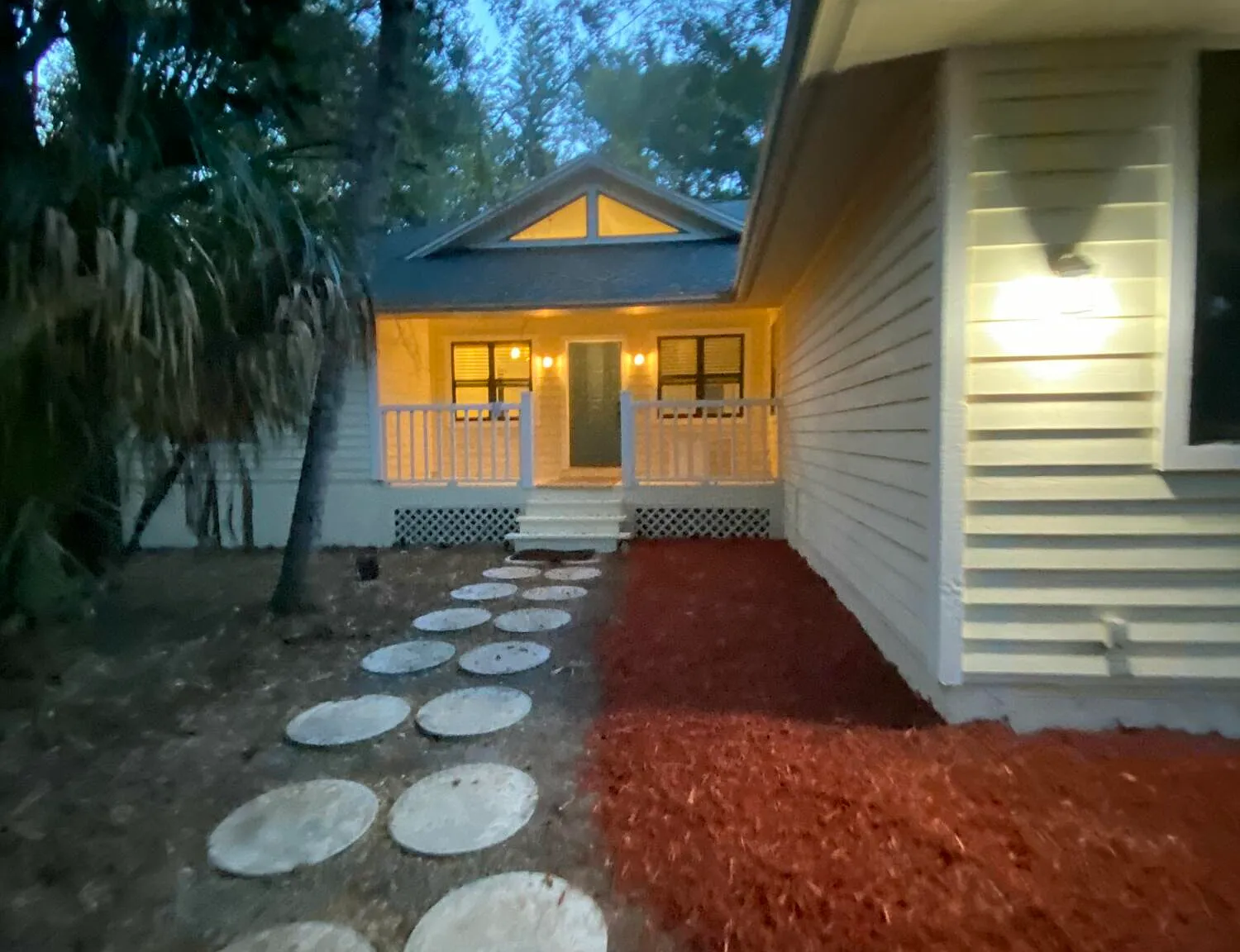 3 bed, 3.0 bath, 2428 sqft, $4,000 — Photo 1
