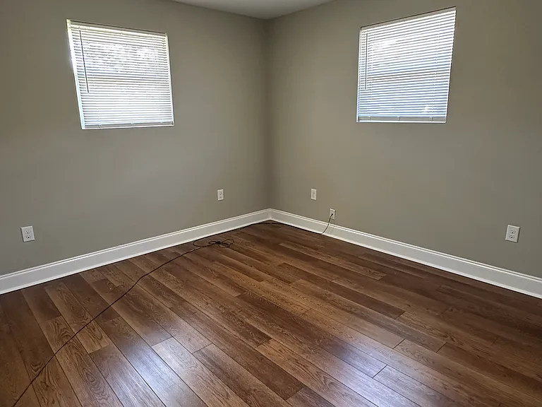 4907 Loyola Ave — Photo 4
