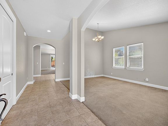 5th image of 184 Poppy Ln