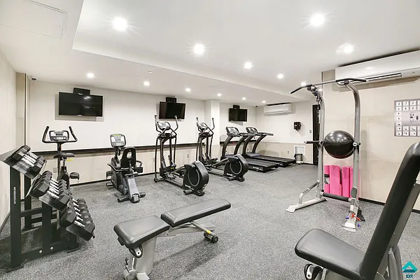 Rented by EXR | media 35