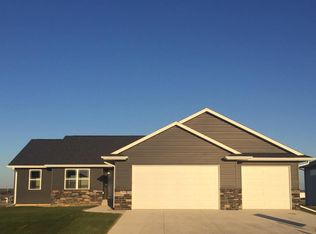 2793 Creekview Trl, Palo, IA 52324