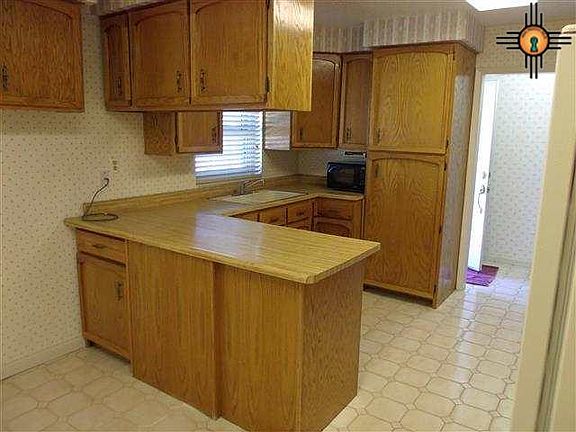 3rd image of 1216 Estancia Ave