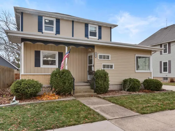 323 W 3rd St, Beaver Dam, WI 53916