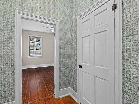 4th image of 6 Ashe St