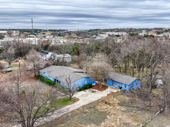 408 Horseshoe Dr, Leander, TX 78641