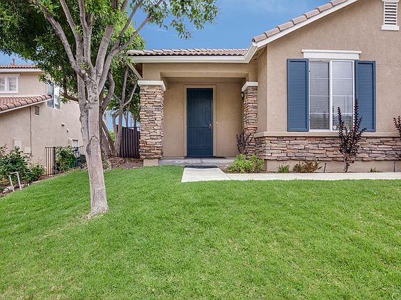 3rd image of 571 Shasta Cir