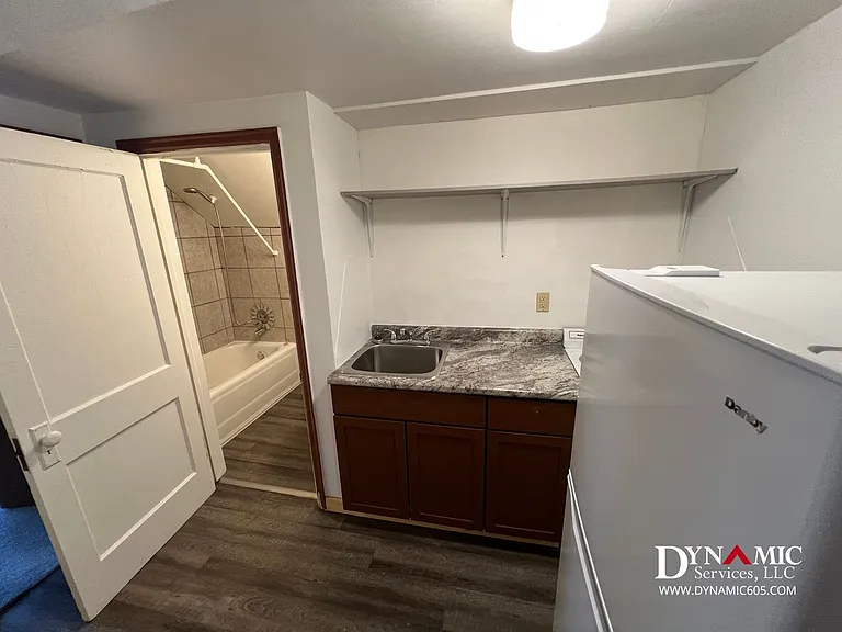 502 S Duluth Ave | Tenant Pays Electric Only — Photo 8