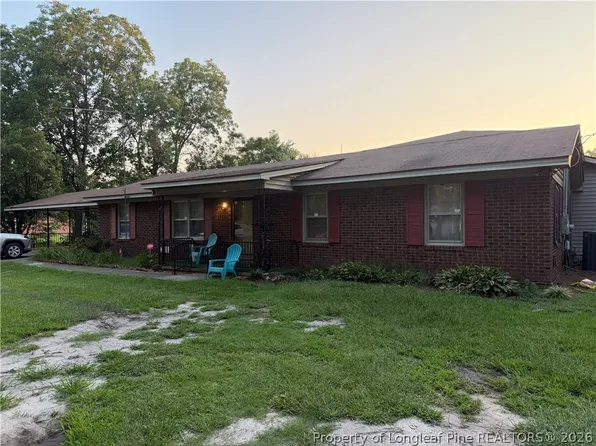 906 S Johnson St, Mount Olive, NC 28365