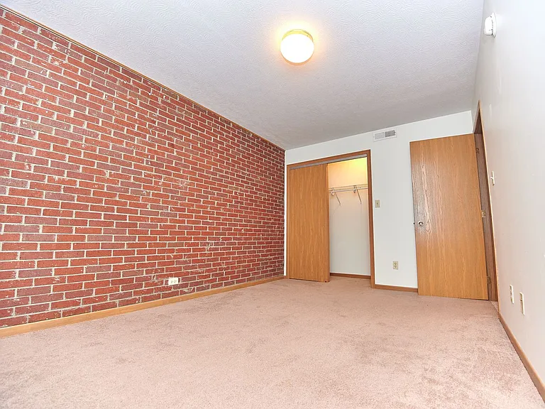 Pineview Apartments — Photo 45