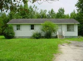 395 Log Cabin Rd, Teachey, NC 28464