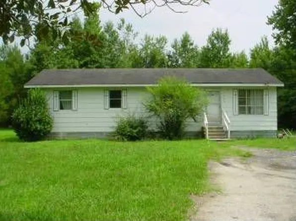 395 Log Cabin Rd, Teachey, NC 28464