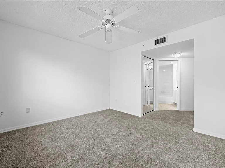 200 Crestwood Ct N #211 — Photo 10