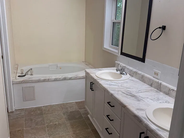 6610 Greenville Loop Rd — Photo 12