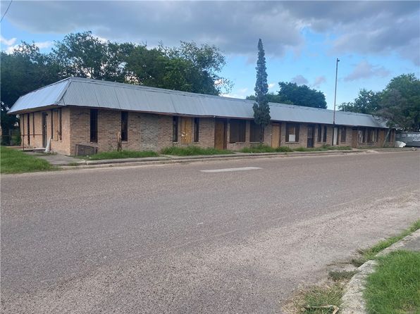 101 E Rockport St, Mathis, TX 78368