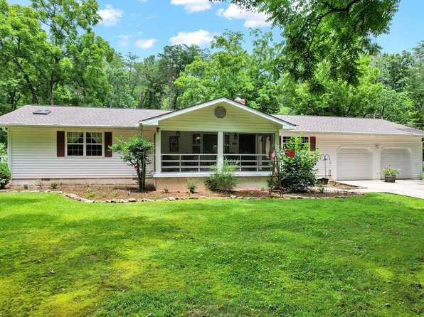 718 Dewind Dr, Pikeville, TN 37367