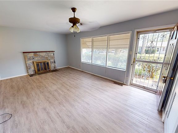 4th image of 607 Meadowlawn Dr
