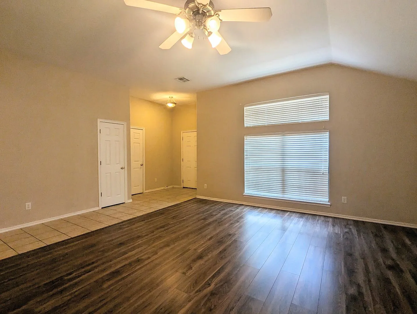 Spacious 3-Bedroom Norman Home with Bonus Room, Fireplace & Fenced Backyard — Photo 2