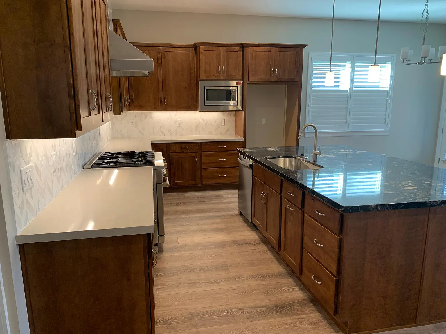 3 bed, 1816 sqft, $2,950 — Photo 3