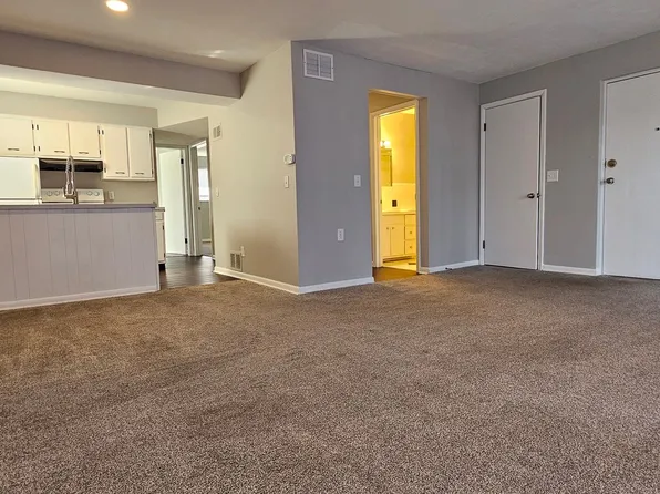 Spacious 2 bedroom 2 bath apartments in Harrison Township!