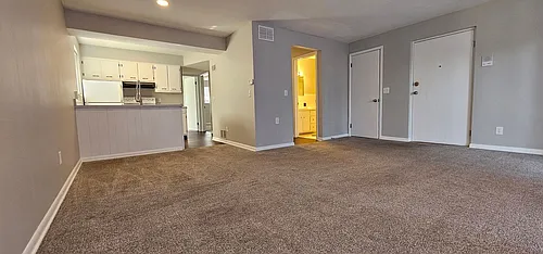Spacious 2 bedroom 2 bath apartments in Harrison Township! Photo 1
