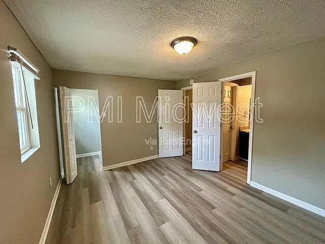 1408 Holland St #B — Photo 9