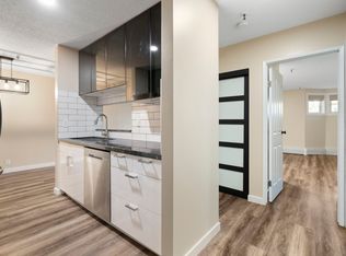 525 56th Ave SW #112, Calgary, AB T2V4Z9