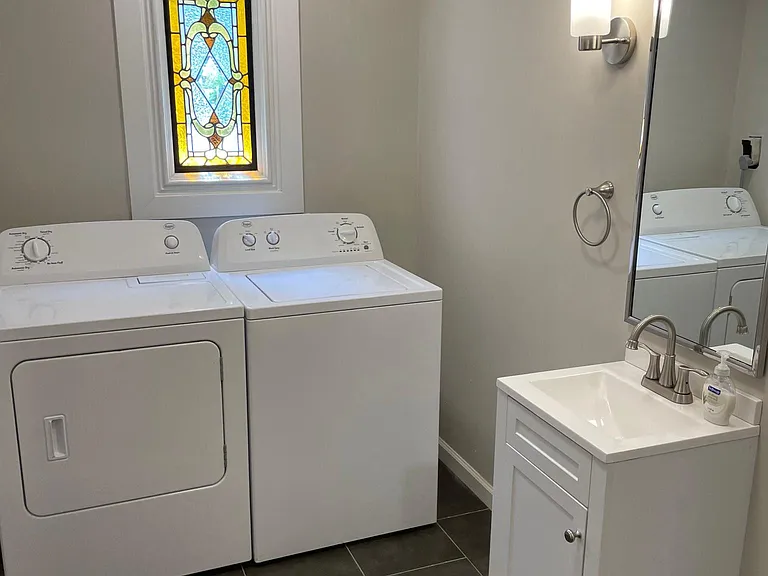 706 Avenue C SE — Photo 28