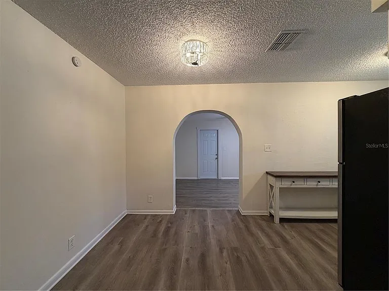 1740 W Walnut St — Photo 6