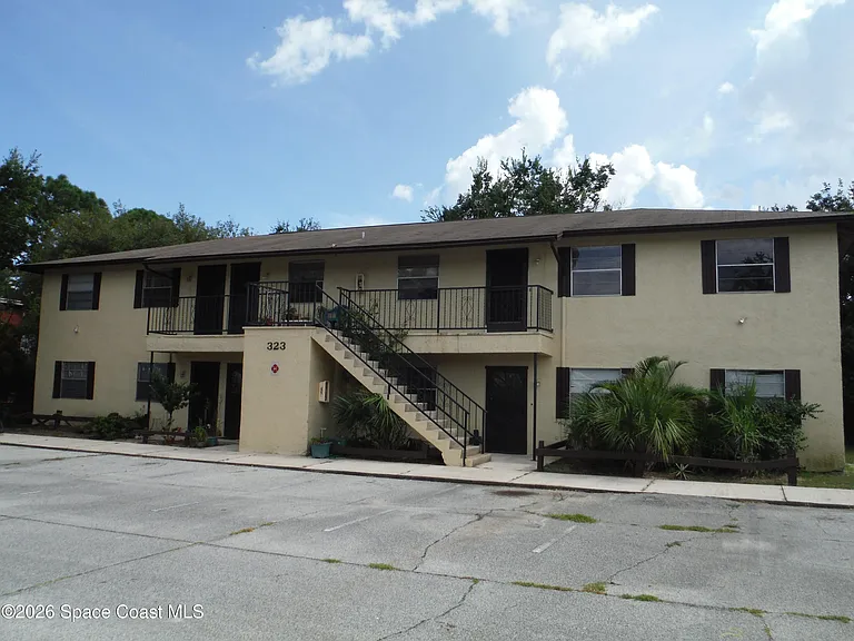 323 Olmstead Dr #3 — Photo 1