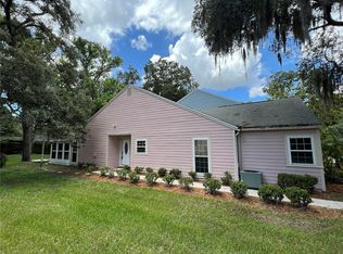 9416 Forest Hills Cir, Tampa, FL 33612