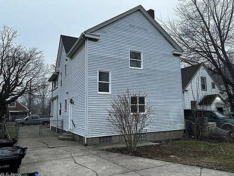 11824 Geraldine Ave — Photo 2